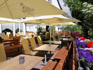 Akropolis_bild_terrasse04_restaurant_fuerth_odenwald
