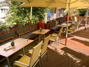 Akropolis_bild_terrasse08_restaurant_fuerth_odenwald